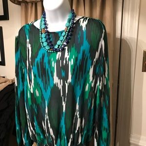 Women’s medium blouse
